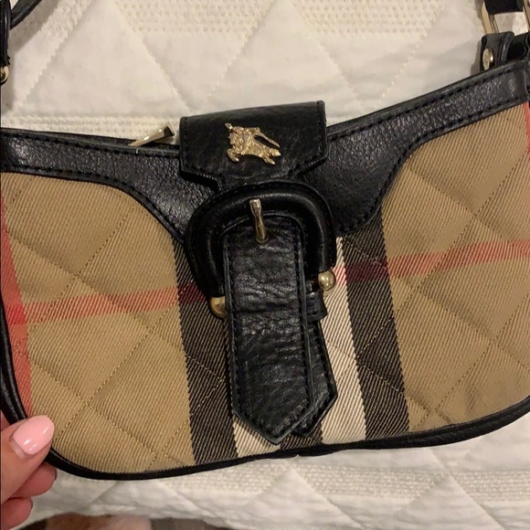 Burberry Bag! - Picture 2 of 3